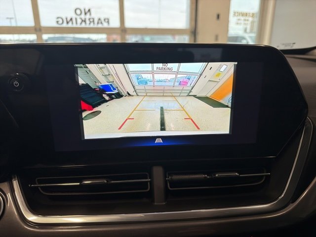 Used 2025 Chevrolet Trax ACTIV w/ Driver Confidence Package image 2