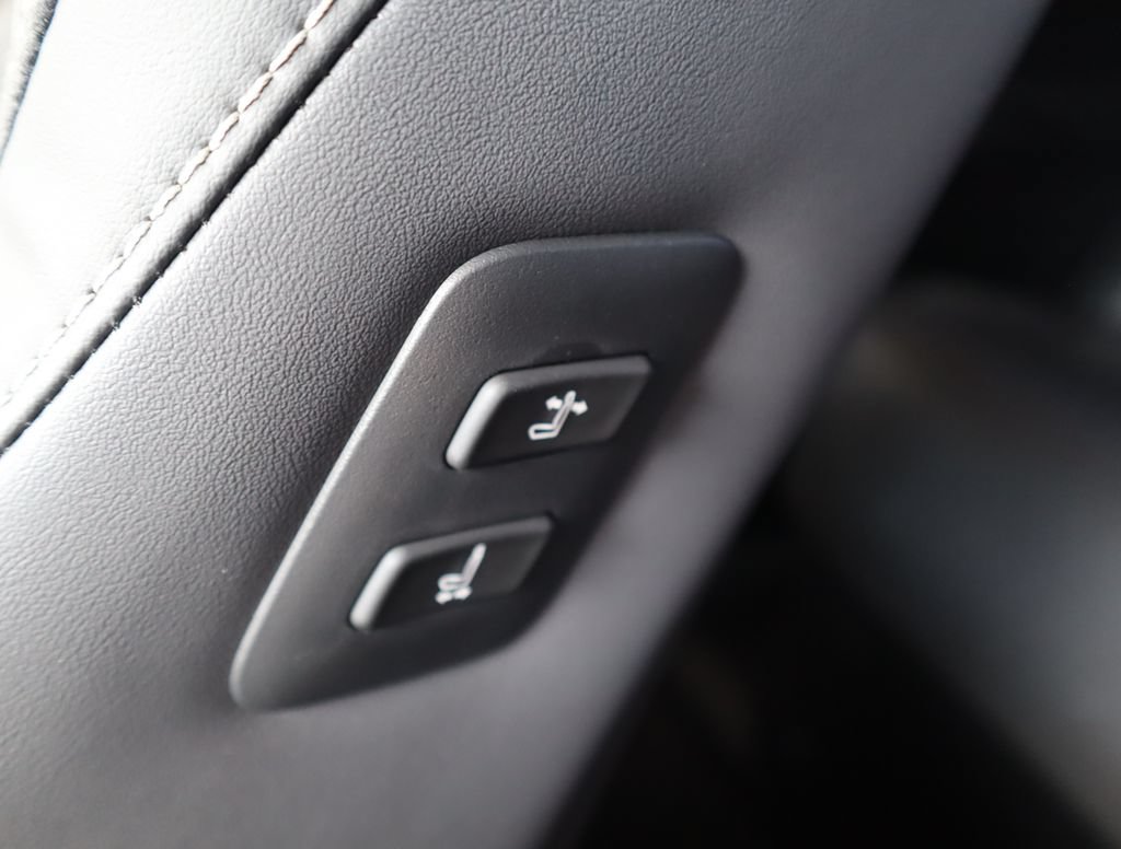 Used 2024 Lexus RX 450h AWD w/ Luxury Package image 29