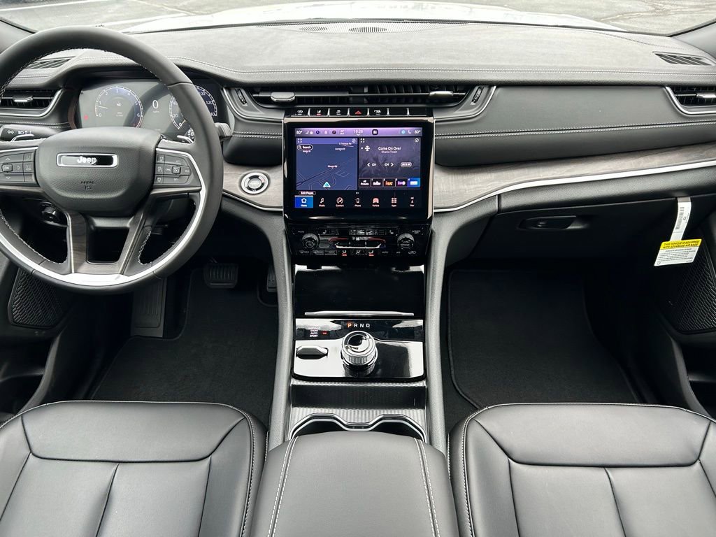 New 2025 Jeep Grand Cherokee Limited w/ Trailer Tow Package image 10