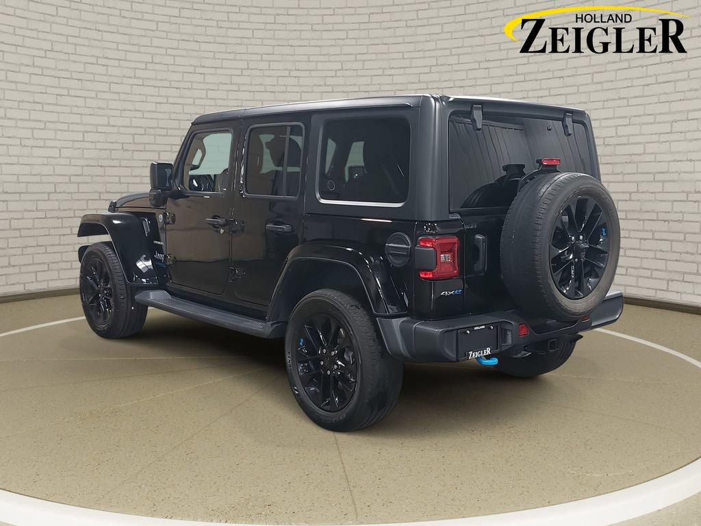 Used 2022 Jeep Wrangler Unlimited Sahara w/ Cold Weather Group image 7