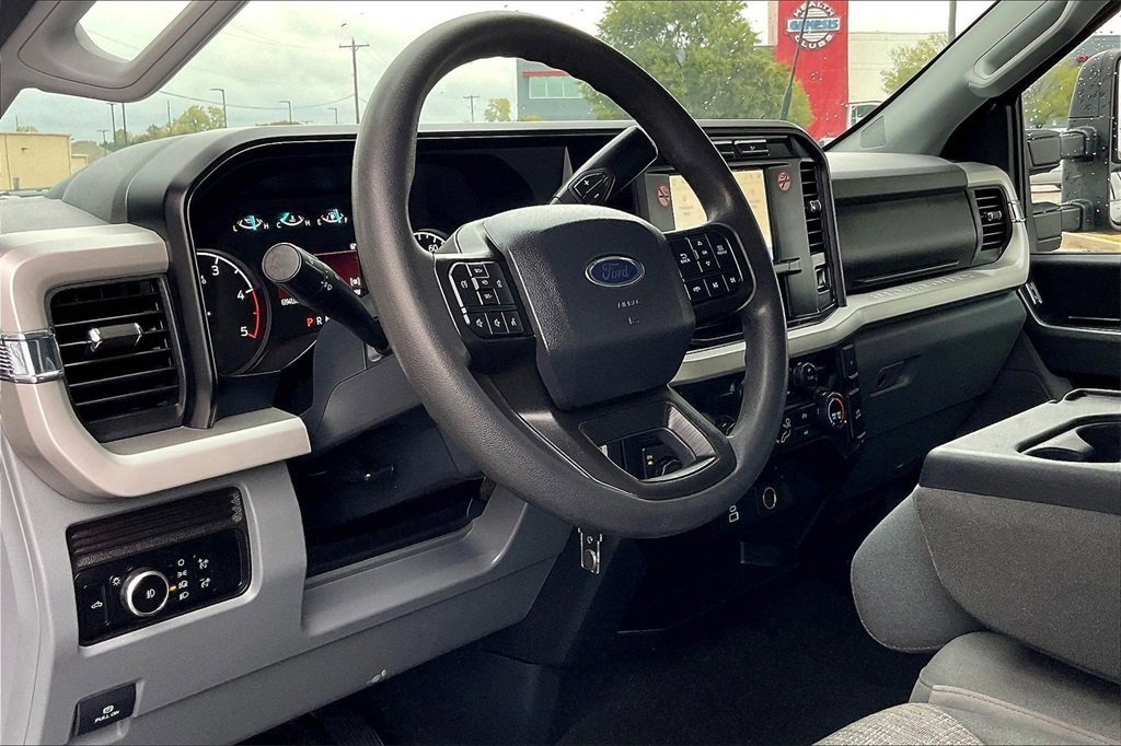 Used 2024 Ford F250 XLT image 38