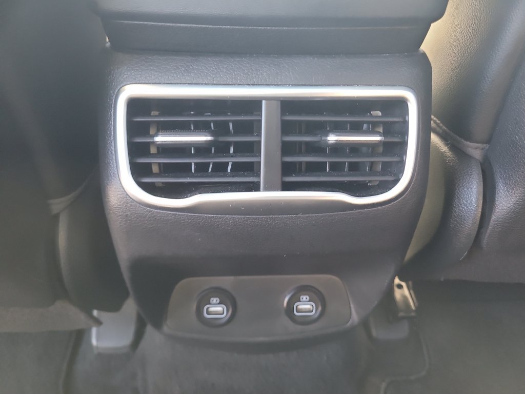 Used 2023 Hyundai Santa Fe SEL w/ Premium Package FWD image 13
