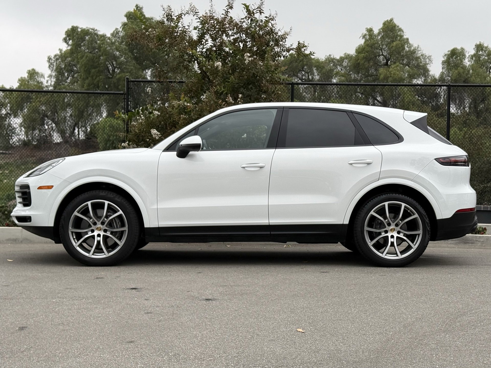 Used 2023 Porsche Cayenne image 2