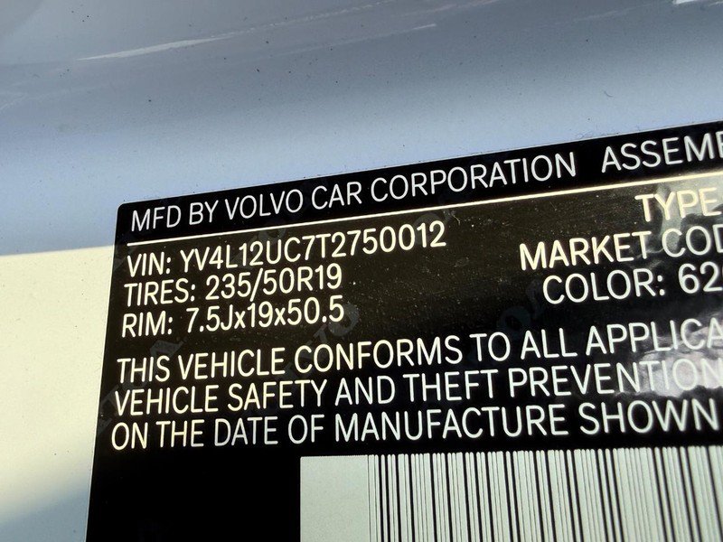 Used 2026 Volvo XC40 B5 Plus AWD/4WD image 24