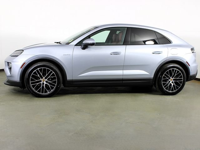 New 2026 Porsche Macan 4 Electric AWD/4WD image 2