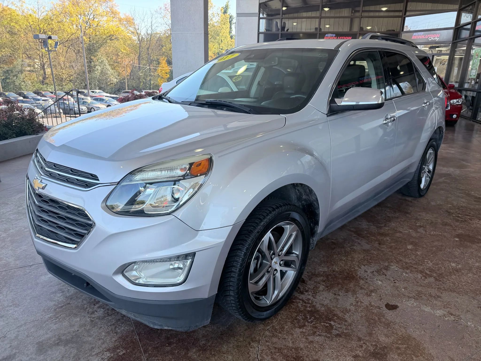 Used 2017 Chevrolet Equinox Premier w/ Enhanced Convenience Package image 3