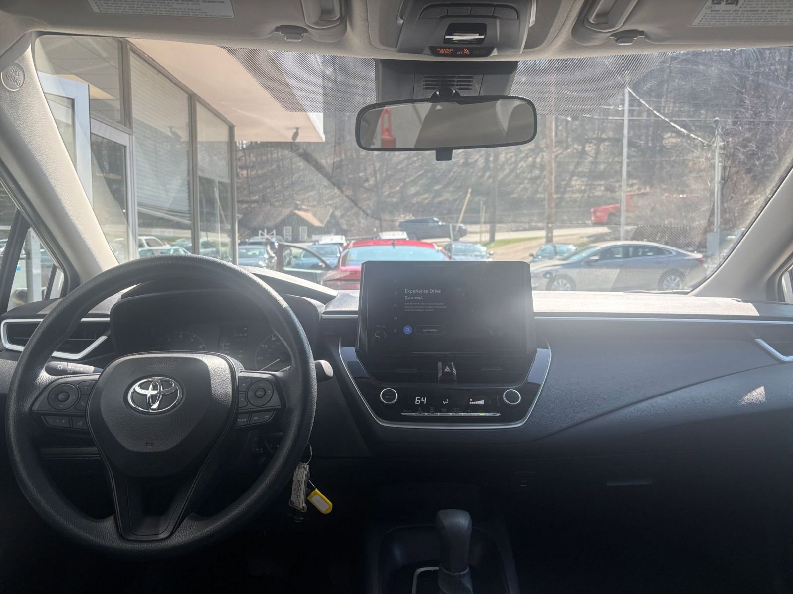Used 2025 Toyota Corolla LE image 32