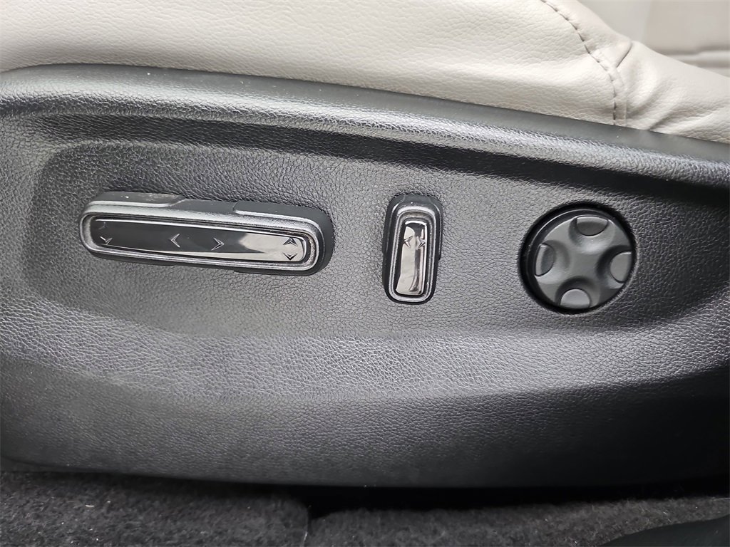 Used 2020 Honda CR-V EX-L image 34