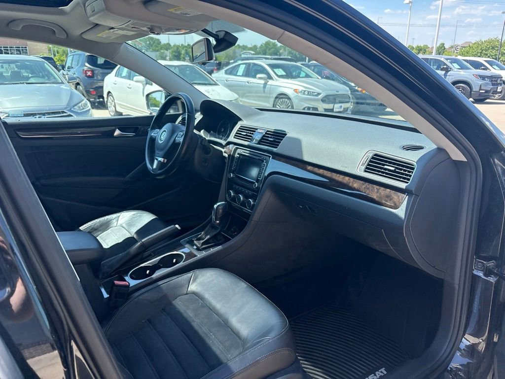 Used 2014 Volkswagen Passat TDI SEL Premium FWD image 24