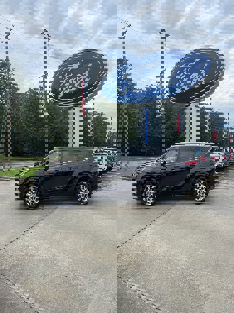 Used 2021 Toyota Highlander Limited image 3