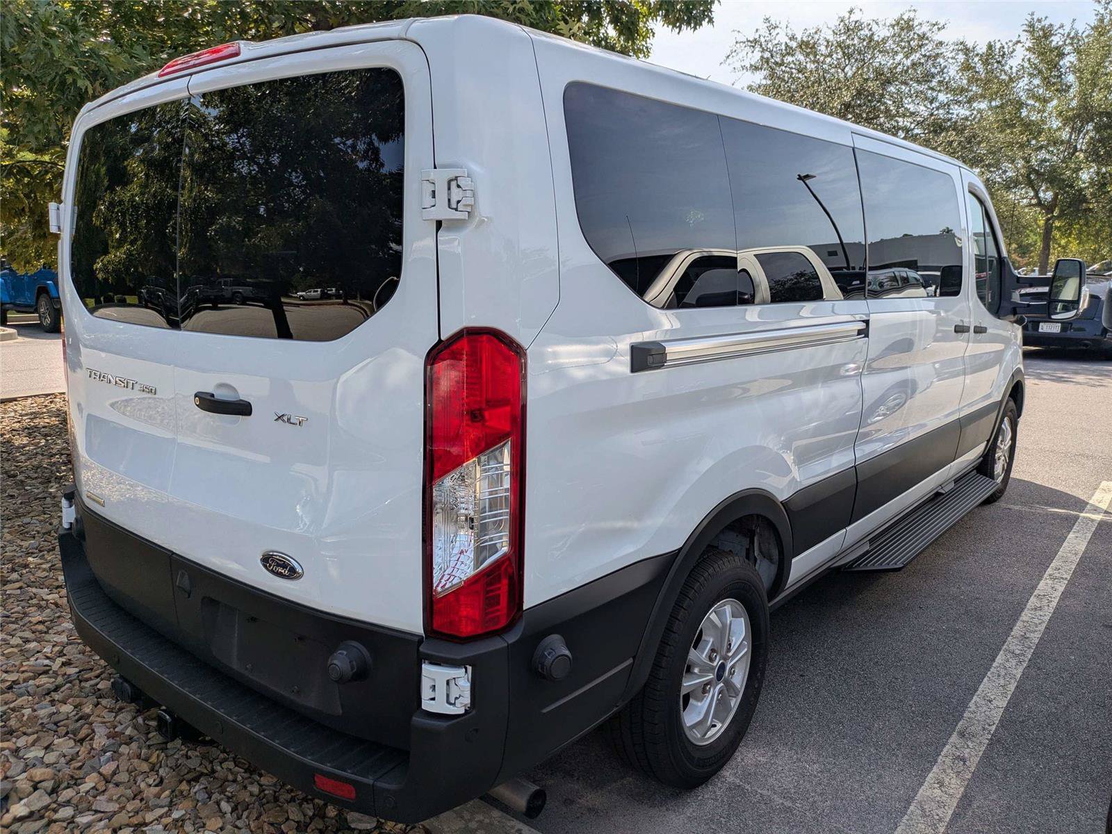 Used 2023 Ford Transit 350 XLT RWD image 4