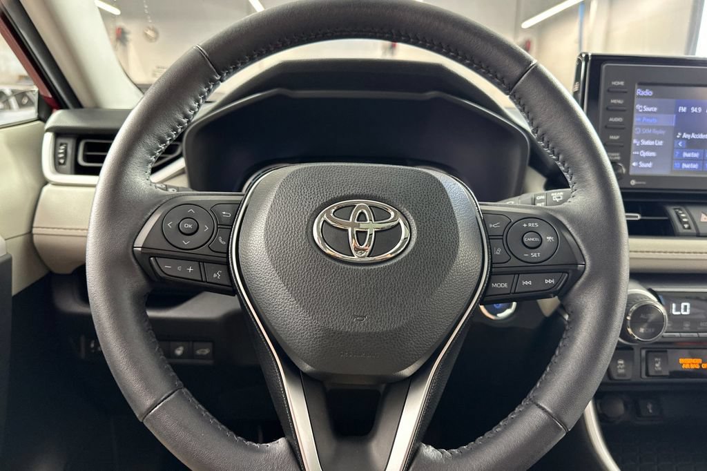 Used 2021 Toyota RAV4 XLE Premium AWD/4WD image 28