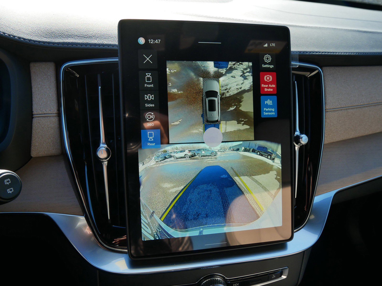 New 2026 Volvo XC90 T8 Plus w/ Protection Package Premier image 10