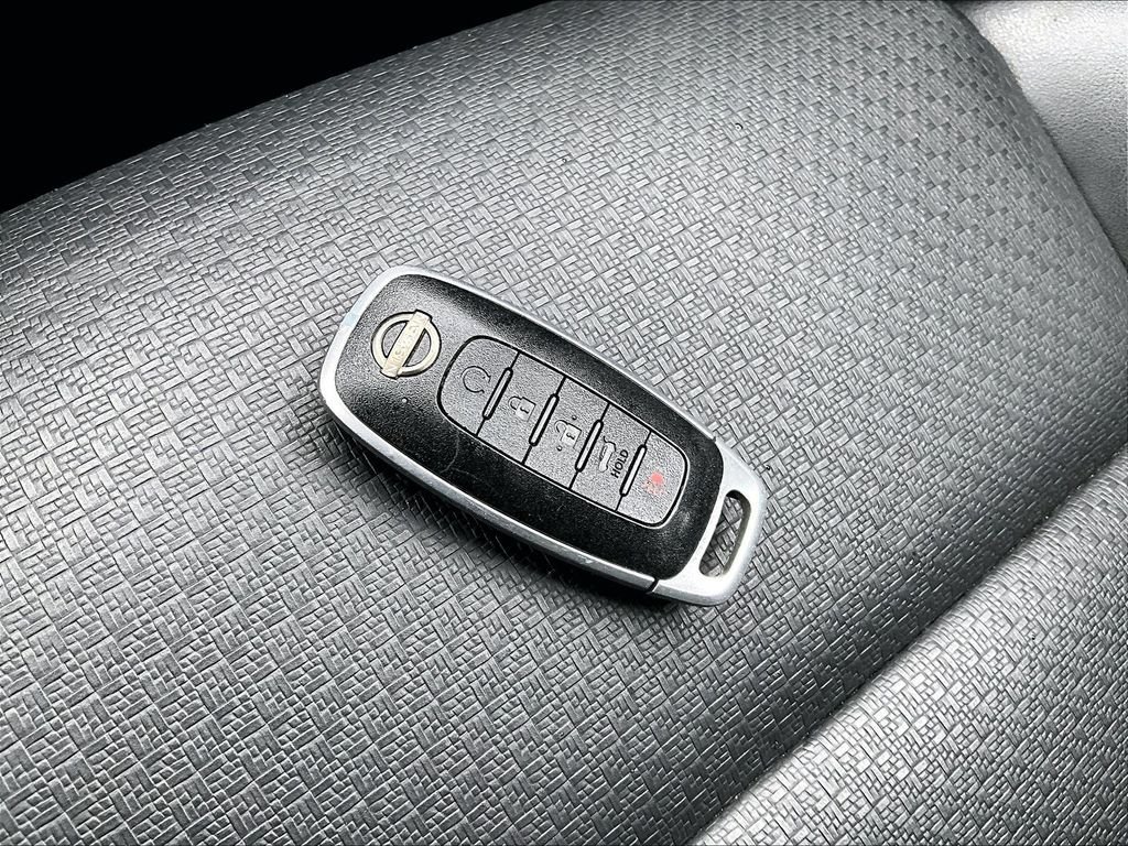 Used 2024 Nissan Rogue SV w/ SV Premium Package AWD/4WD image 30