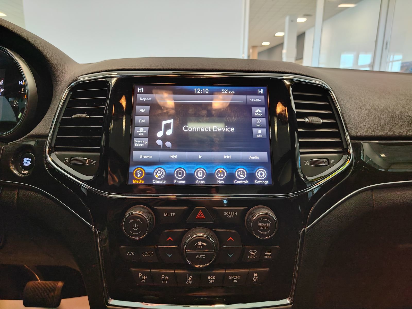 Used 2021 Jeep Grand Cherokee Trailhawk w/ Trailhawk Luxury Group image 25