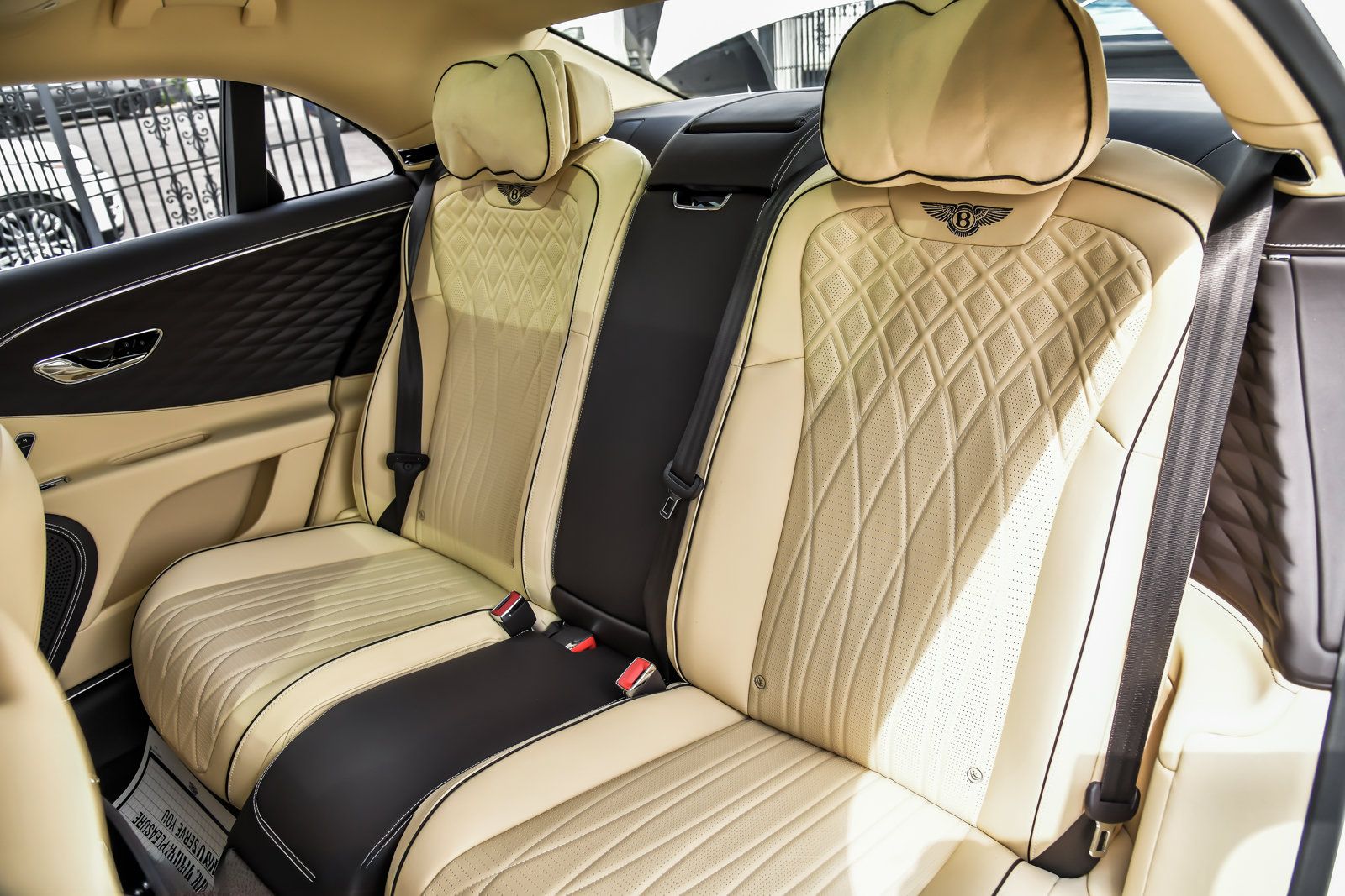 Certified 2021 Bentley Flying Spur V8 AWD/4WD image 28