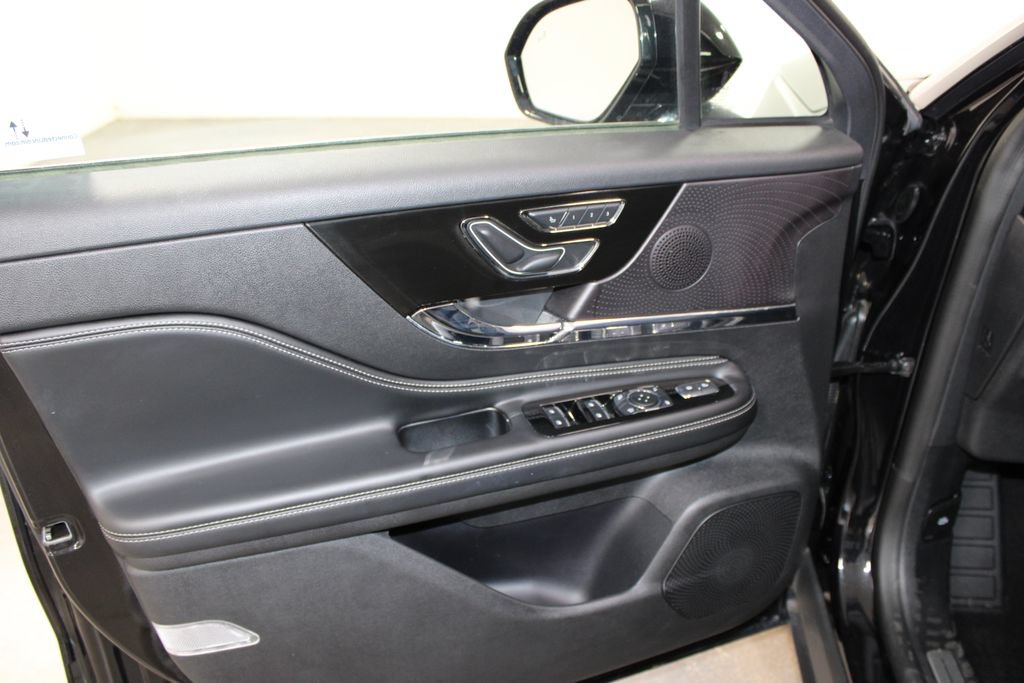 Used 2024 Lincoln Corsair FWD image 17