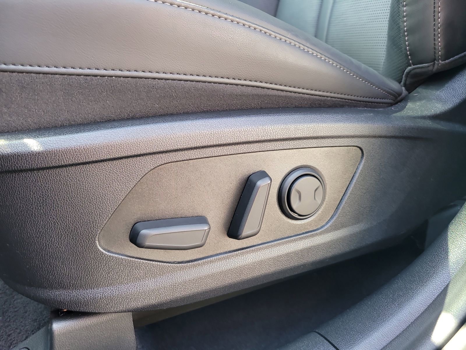 Used 2026 Kia Sorento S image 16