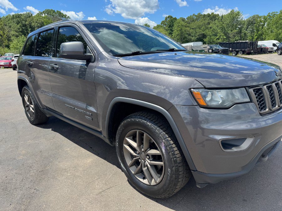 Used 2017 Jeep Grand Cherokee Laredo 75th Anniversary AWD/4WD image 12