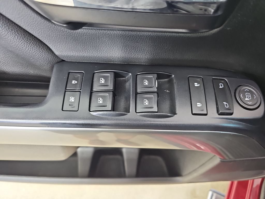 Used 2018 Chevrolet Silverado 1500 LT w/ All Star Edition AWD/4WD image 32