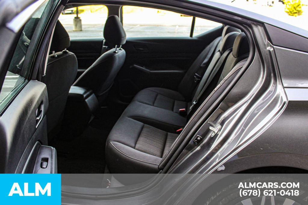 Used 2025 Nissan Altima 2.5 SV FWD image 18
