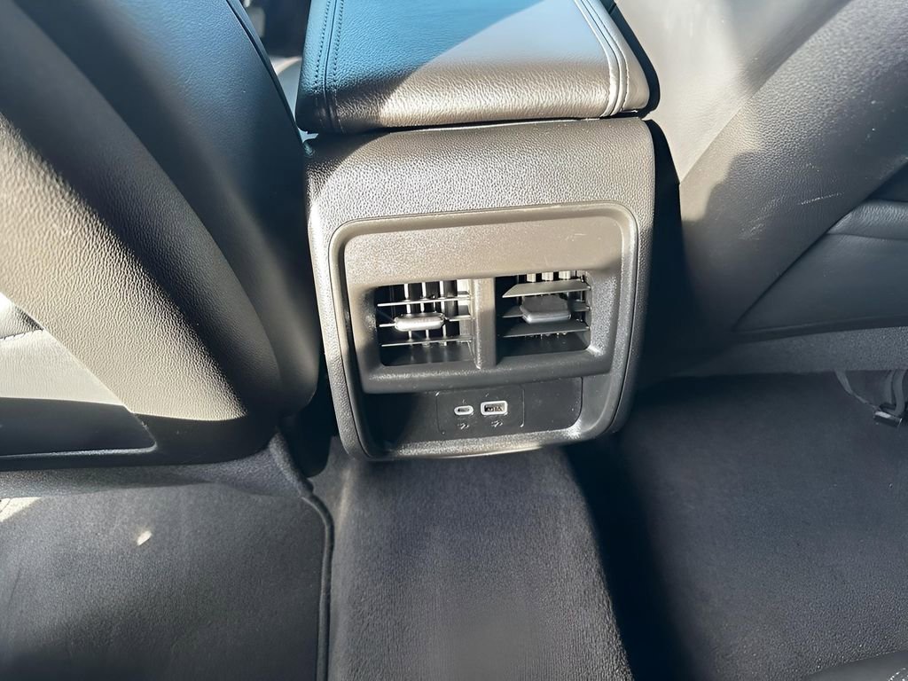 Used 2023 Cadillac XT4 Premium Luxury FWD image 17