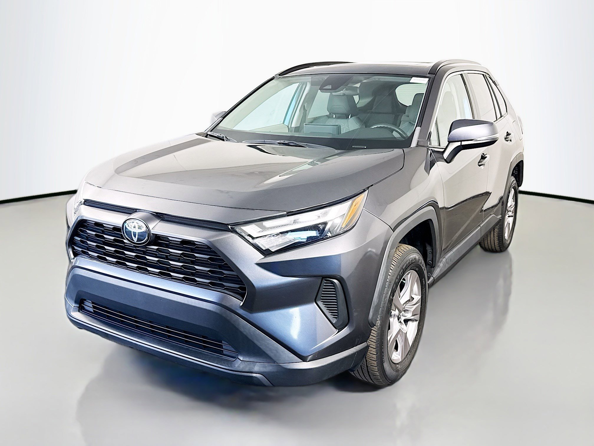 Used 2023 Toyota RAV4 XLE image 4
