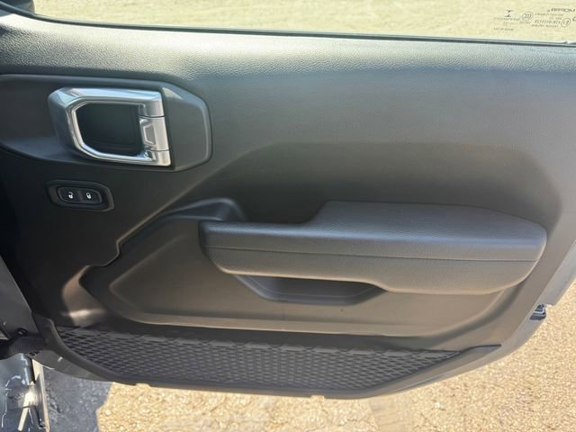 Certified 2022 Jeep Gladiator Sport AWD/4WD image 13