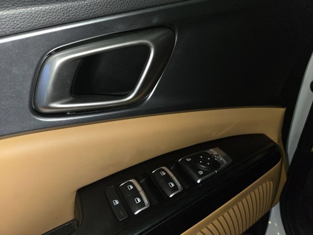 Used 2024 Kia Carnival LX FWD image 13