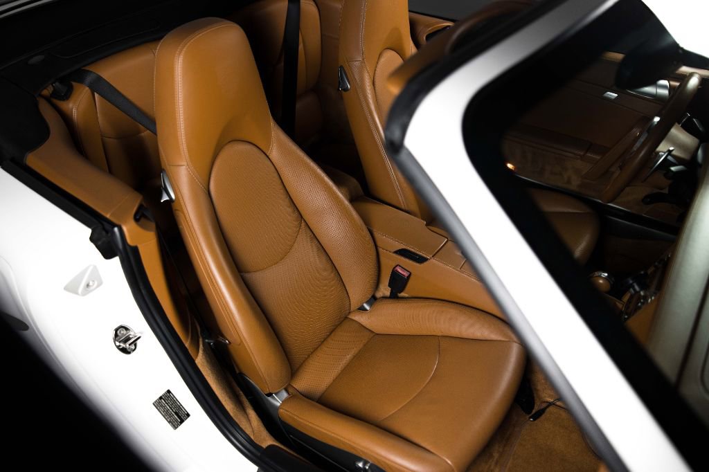 Used 2011 Porsche 911 Turbo S image 19