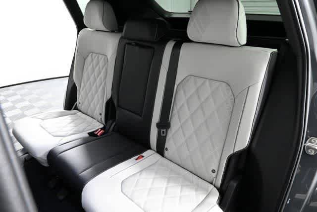 New 2026 Volkswagen Atlas Cross Sport SEL Premium R-Line image 23