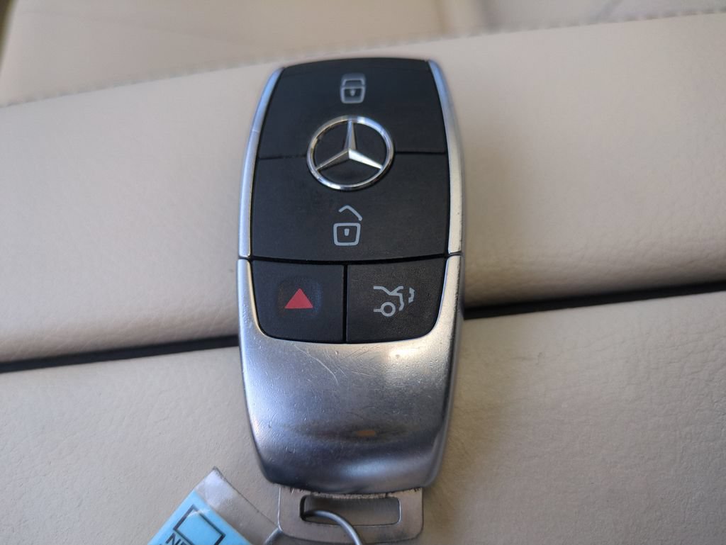 Used 2021 Mercedes-Benz GLB 250 image 33