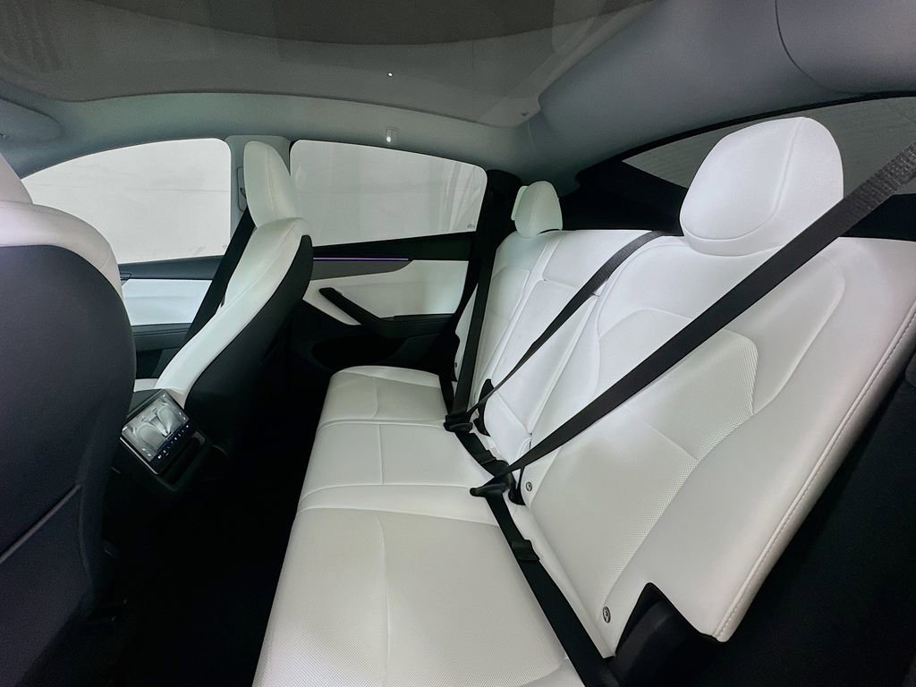 Used 2026 Tesla Model Y Long Range image 14