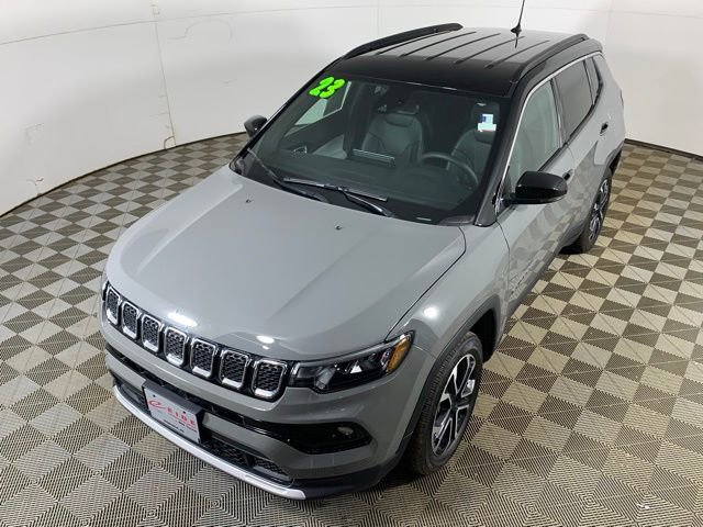 Used 2023 Jeep Compass Limited AWD/4WD image 9