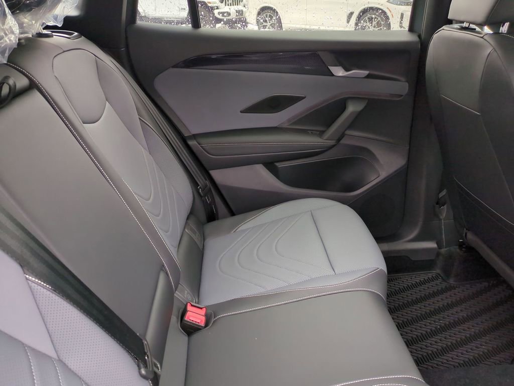 New 2026 Volkswagen Tiguan SE R-Line image 32