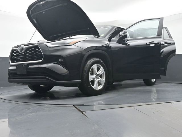 Certified 2025 Toyota Highlander LE image 51