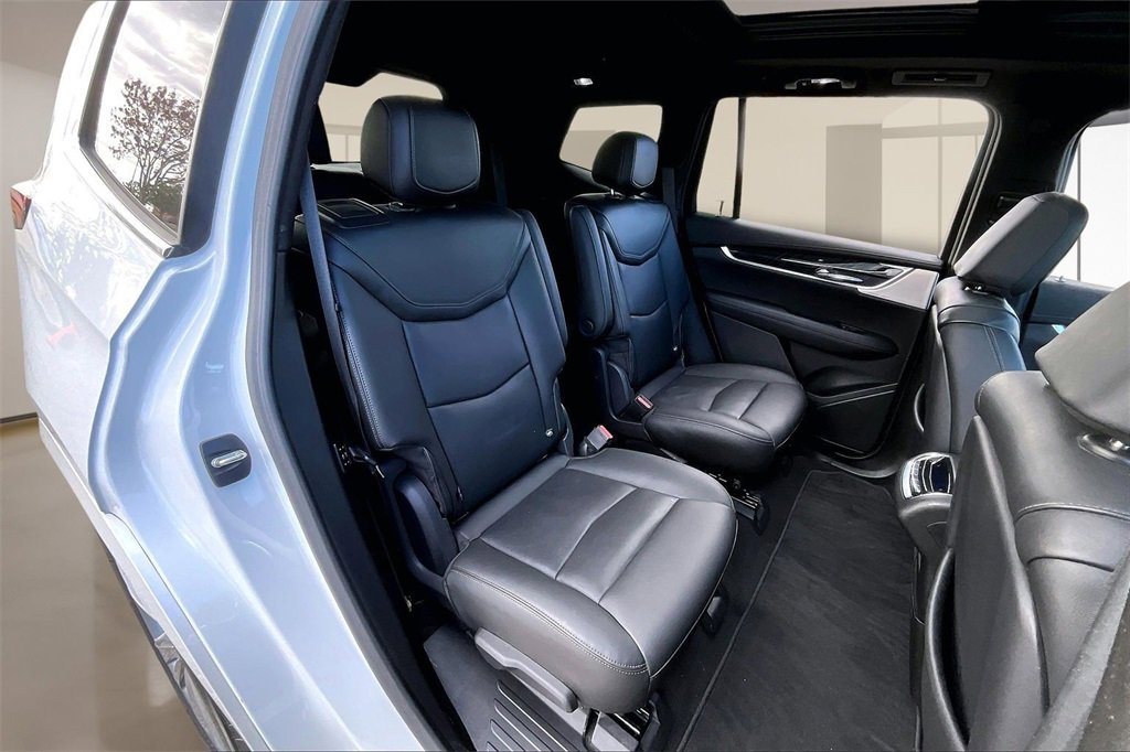 Used 2022 Cadillac XT6 Premium Luxury w/ Technology Package image 29