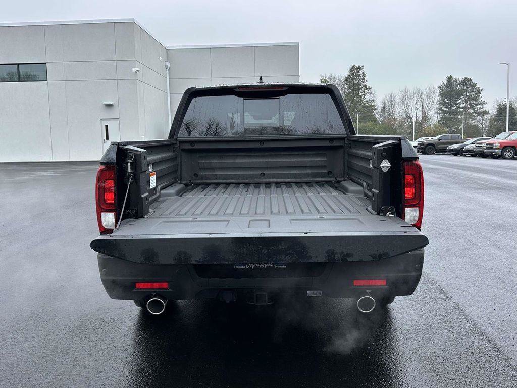 New 2026 Honda Ridgeline Black Edition image 8