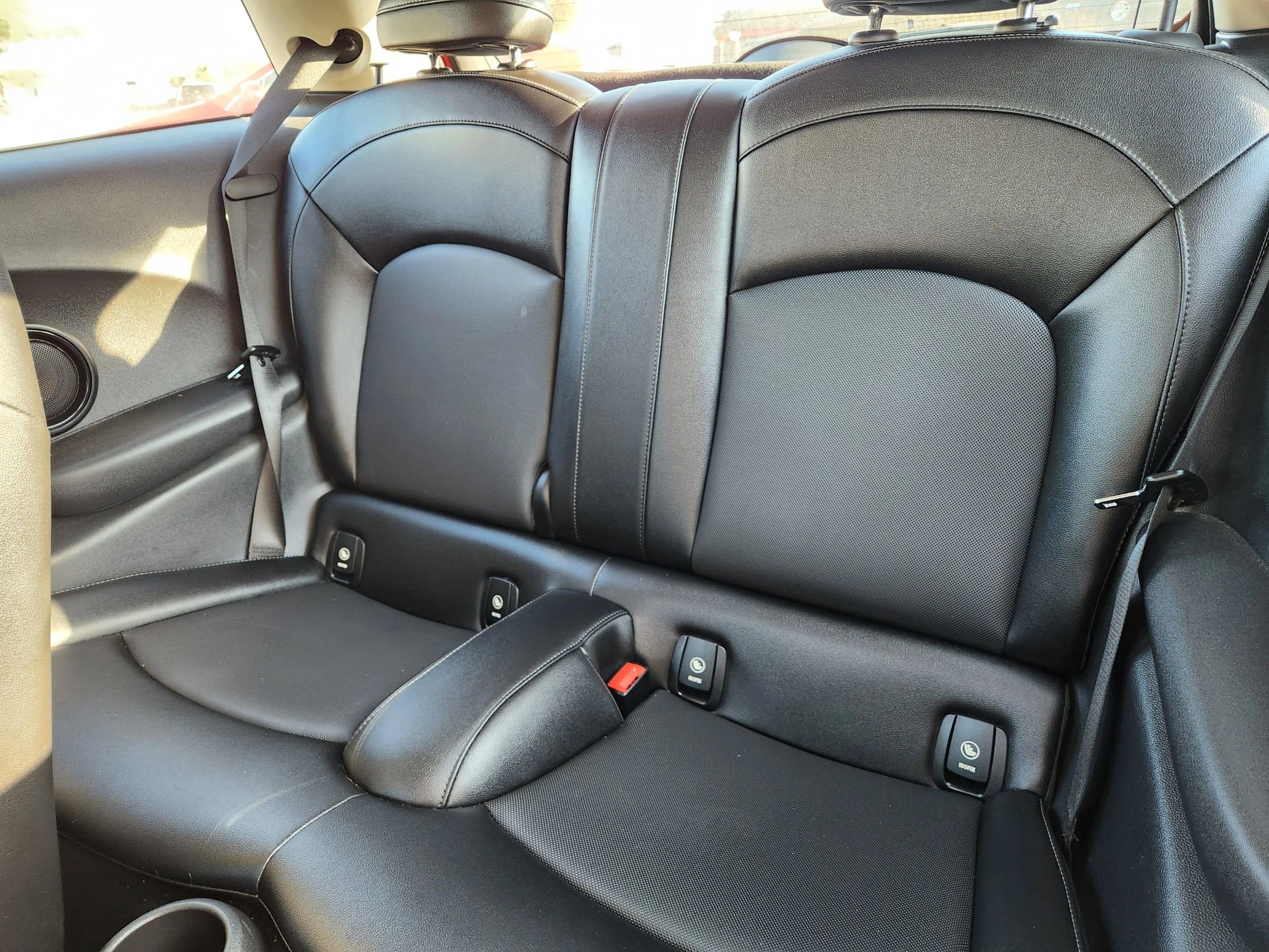 Used 2017 MINI Cooper 2-Door Hardtop image 11