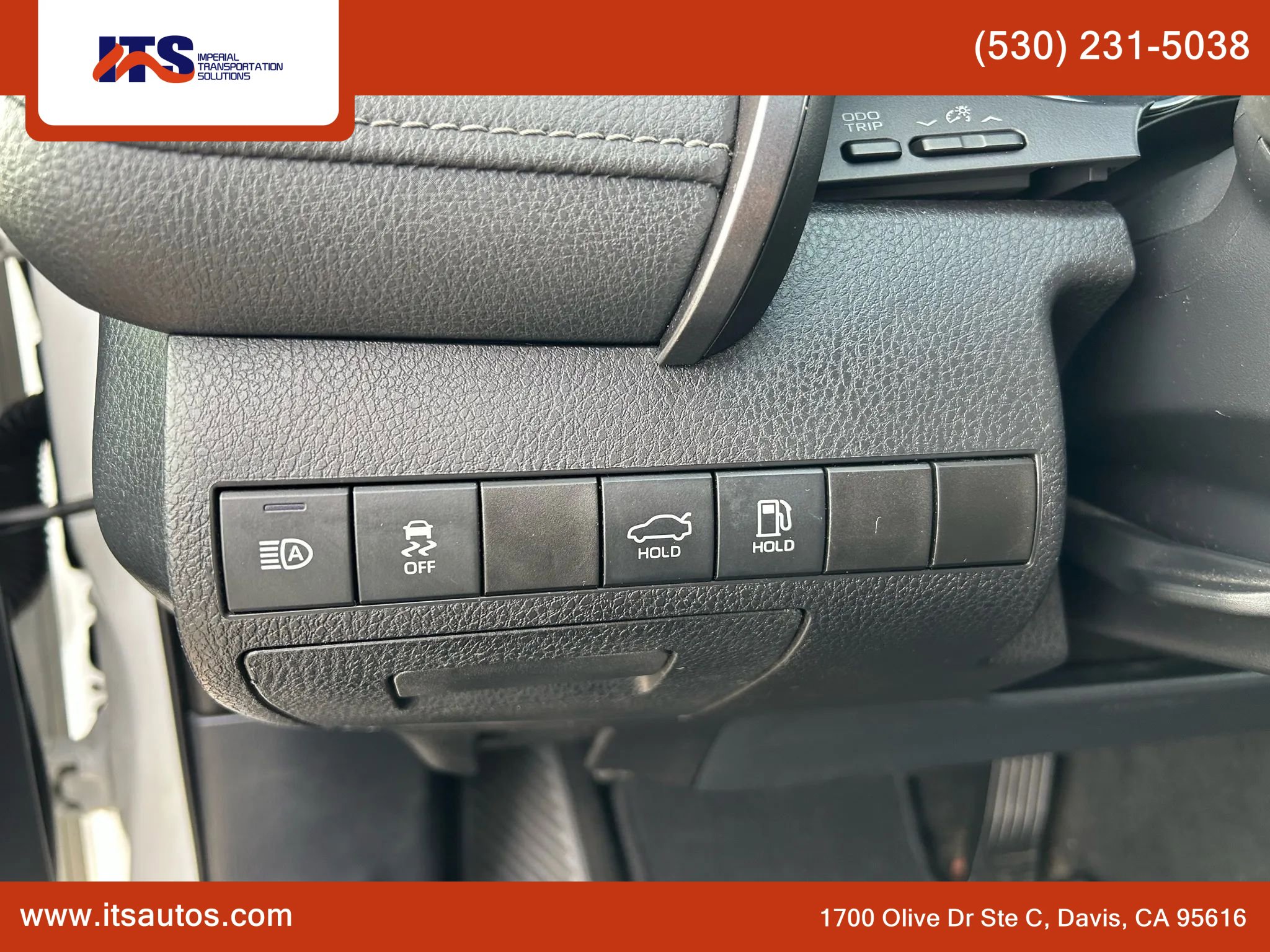 Used 2019 Toyota Camry SE w/ Carpet Mat Package image 24