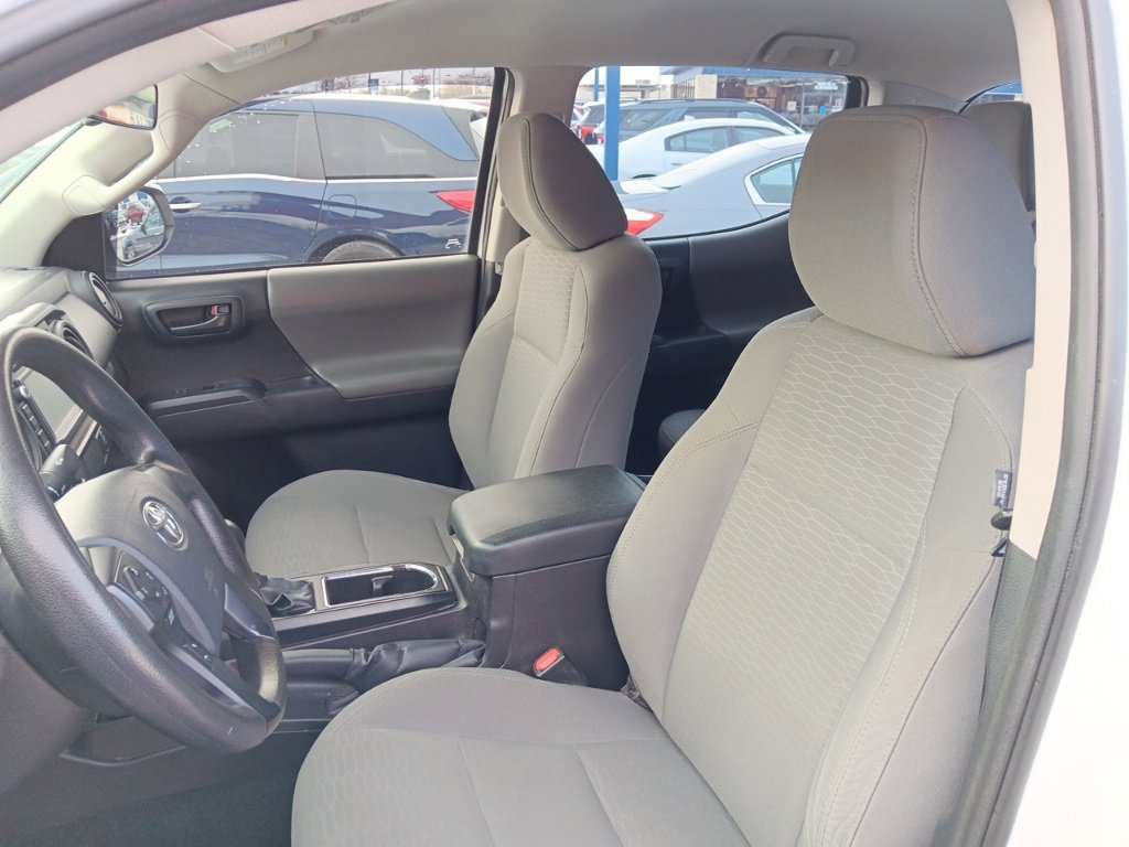 Used 2016 Toyota Tacoma SR image 14