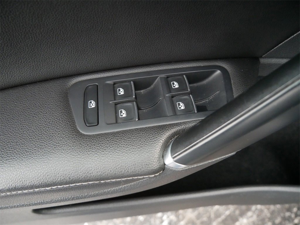 Used 2017 Volkswagen Golf Alltrack SEL image 17