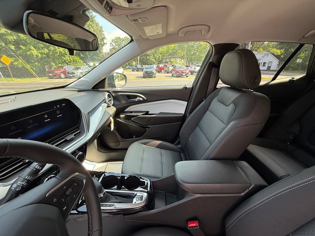 New 2026 Chevrolet Trax LT w/ LT Convenience Package FWD image 19