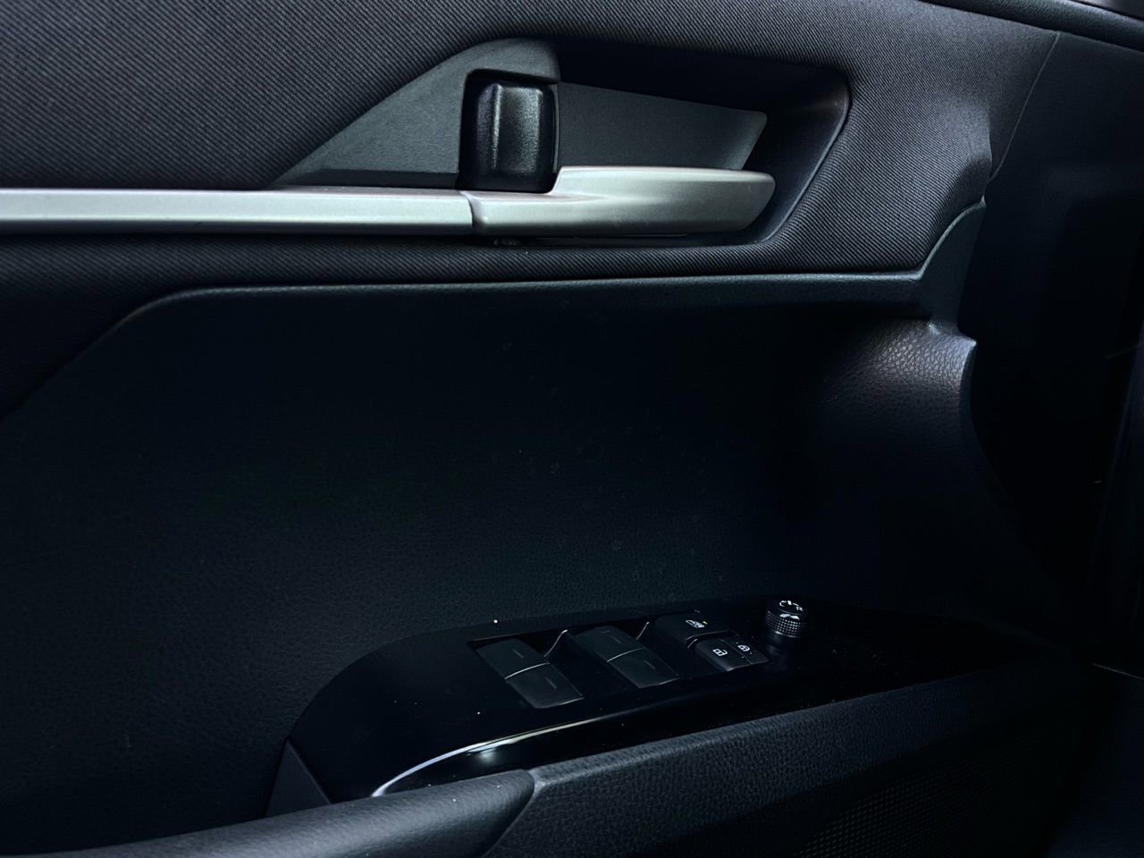 Used 2025 Toyota Camry LE image 20