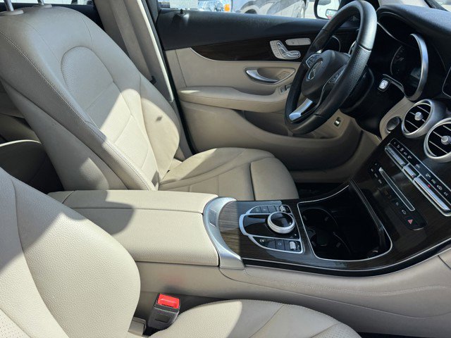 Used 2019 Mercedes-Benz GLC 300 image 8