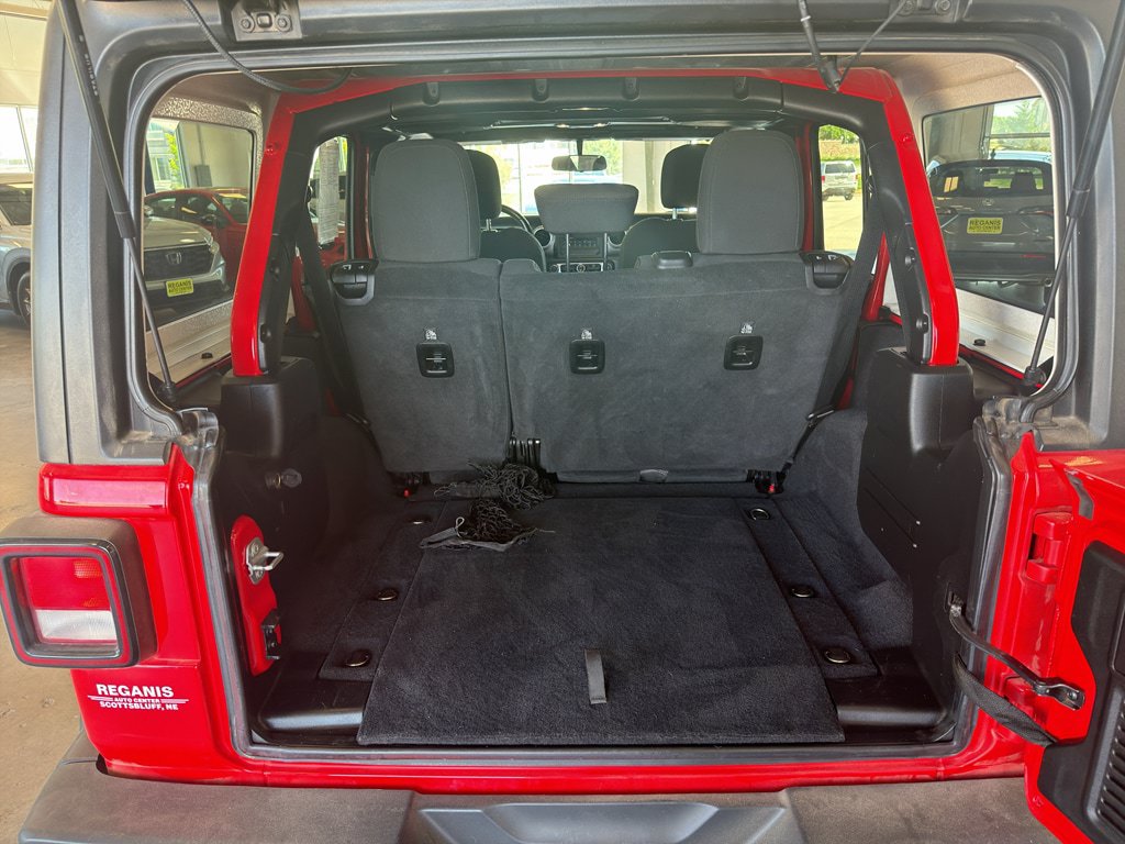 Used 2020 Jeep Wrangler Unlimited Sahara AWD/4WD image 13