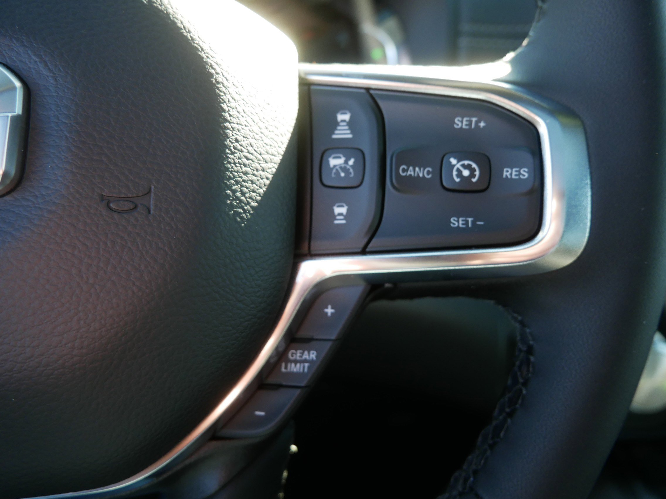 New 2026 RAM 1500 Laramie AWD/4WD image 10