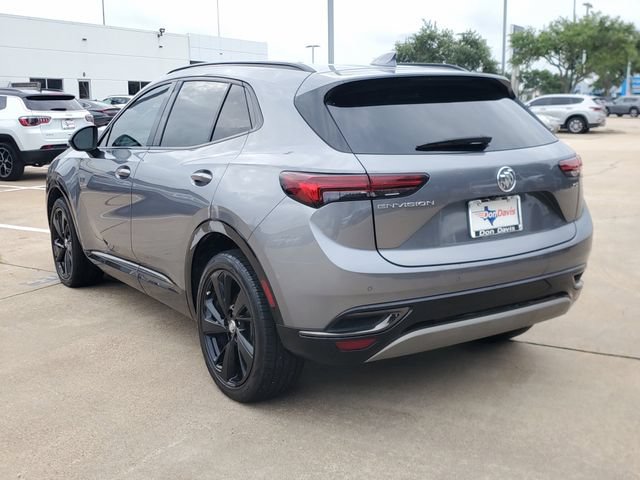 Used 2022 Buick Envision Essence w/ Sport Touring Package FWD image 4