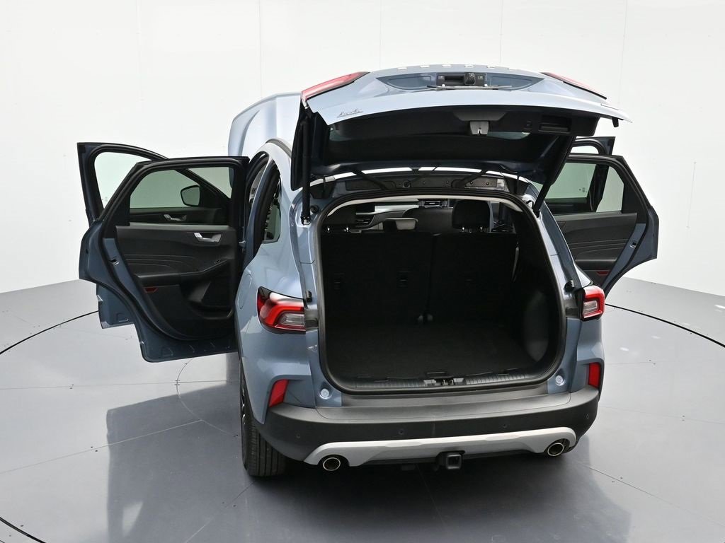 Certified 2025 Ford Escape SE w/ Class II Trailer Tow Package image 45