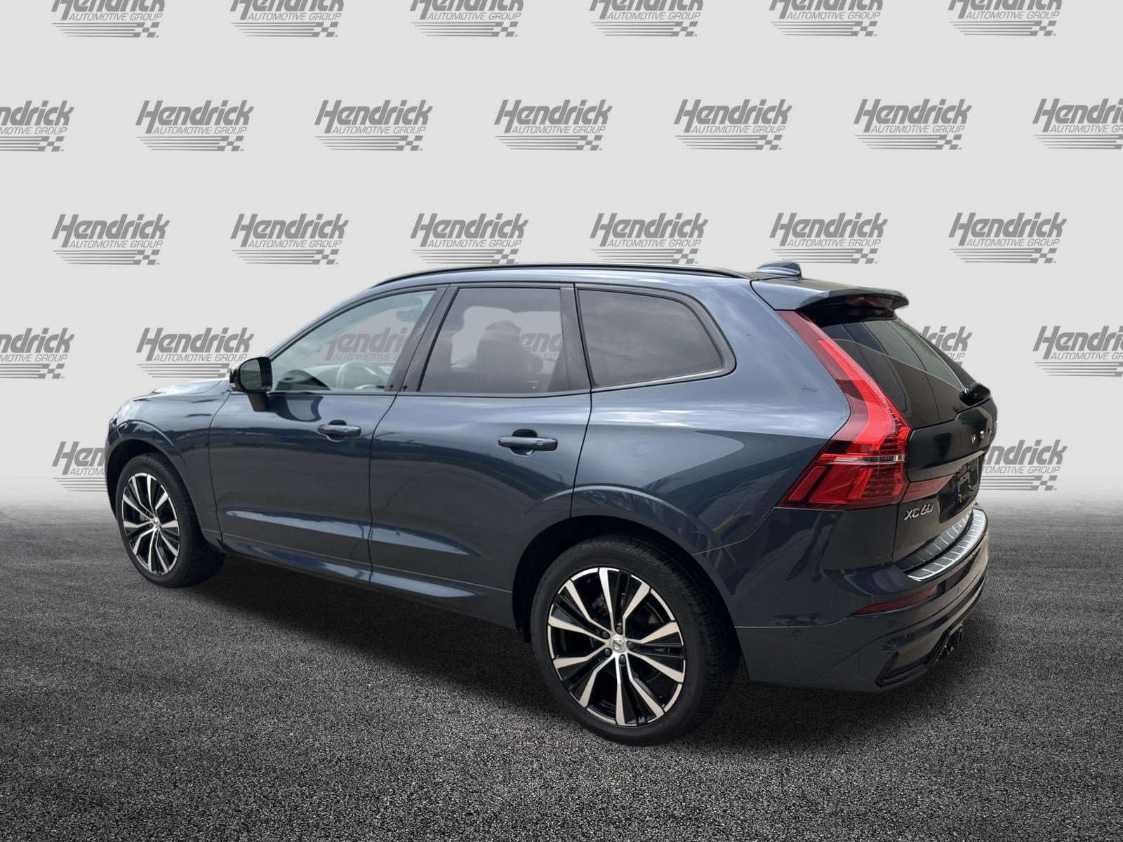 Used 2024 Volvo XC60 B5 Plus w/ Protection Package Premier AWD/4WD image 8